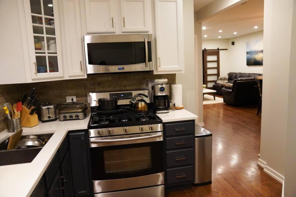 Nice And Cozy. Sleeps 5. Apartamento Chicago Exterior foto